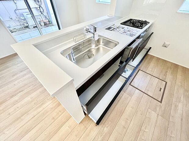 使いやすさを優先したスライド式収納タイプ！