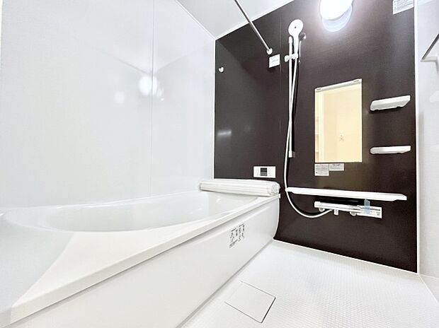 落ち着いた雰囲気でゆっくりお寛ぎいただけるバスルーム