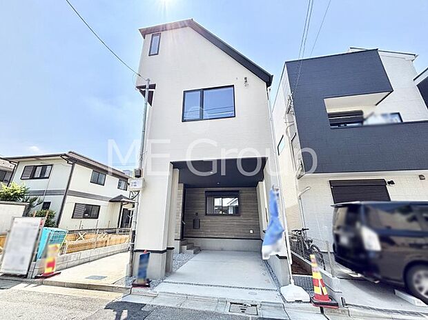 洗練された外観、上質な住空間が広がる室内は永く安心して過ごせる住居です。