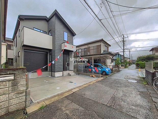 ~Exterior~ 前面道路:北東 4m 公道 前面道路は閑静な住宅地をはしる車通りの少ない道路。駐車の出し入れもらくらくです!ご不明点・現地見学のご希望は、お気軽にお問い合わせください!