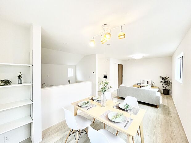 ◆1号棟◆~Living~ ここにはみんなが集い、食事と楽しい会話が始まる。話に夢中になりすぎて、ついつい時を忘れ夜半過ぎになってしまう。そんな束の間の幸せを感じさせてくれる場所でありたい。