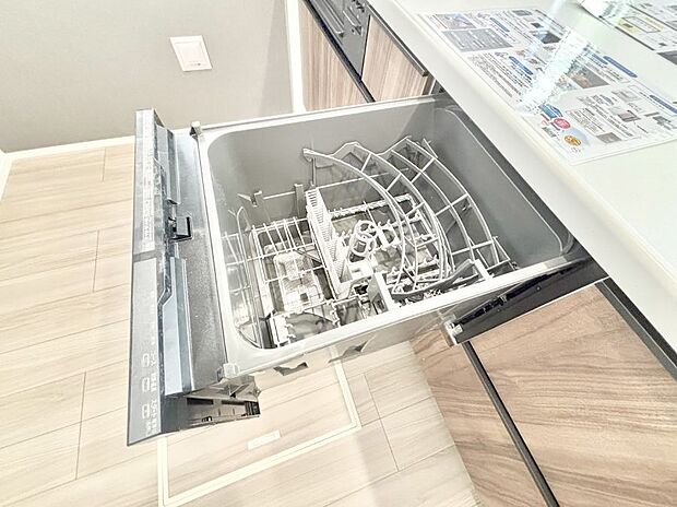 面倒なお片づけは食洗機にお任せ！家事の負担が減って、時間にも気持ちにもゆとりができます。