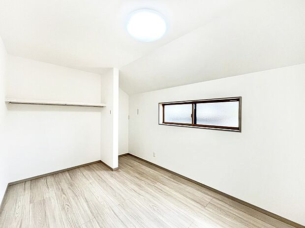◆3号棟◆～Bed Room～　子供部屋はお子様にとって大変重な役割があります。子供一人で過ごす空間を与えることで、宿題や勉強時間も自然と増えまた自ら部屋の片付けや掃除なども促すことに繋がります。