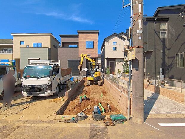 ◆3号棟◆～Exterior～　閑静な住宅地で子育て家族にピッタリ。毎日のお散歩も快適な緑に恵まれたエリアで、自然に包まれた穏やかな暮らしを実現するための、ゆとりある住環境が整っています。