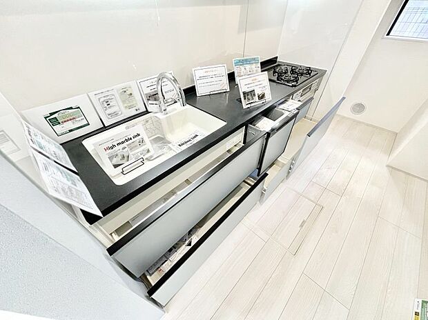 使いやすさを優先したスライド式収納タイプ！