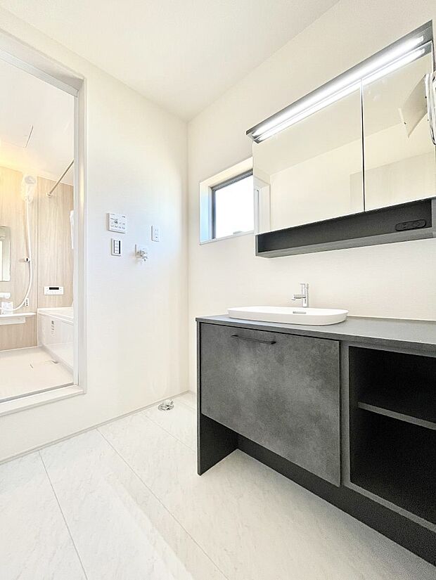 身支度もスムーズにおこなえる脱衣場