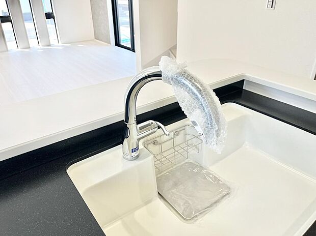 水栓に触れずに吐止水ができるタッチレス水栓  