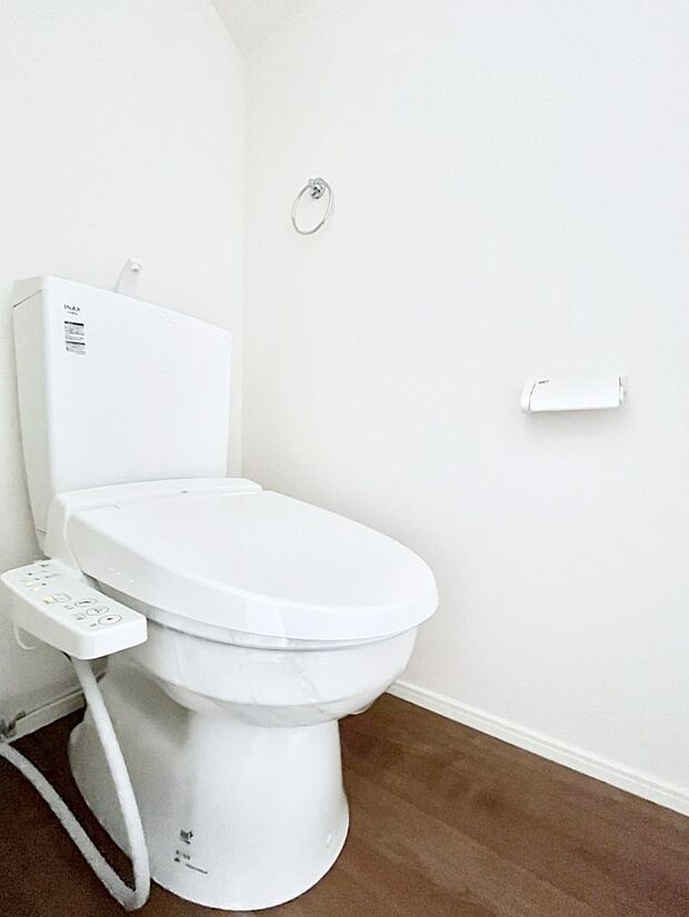 トイレは温水洗浄機能付き