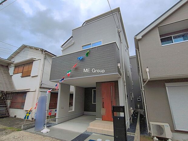 ◆2号棟◆～Exterior～ 閑静な住宅地で子育て家族にピッタリ。 毎日のお散歩も快適な緑に恵まれたエリアで、自然に包まれた穏やかな暮らしを実現するための、ゆとりある住環境が整っています。