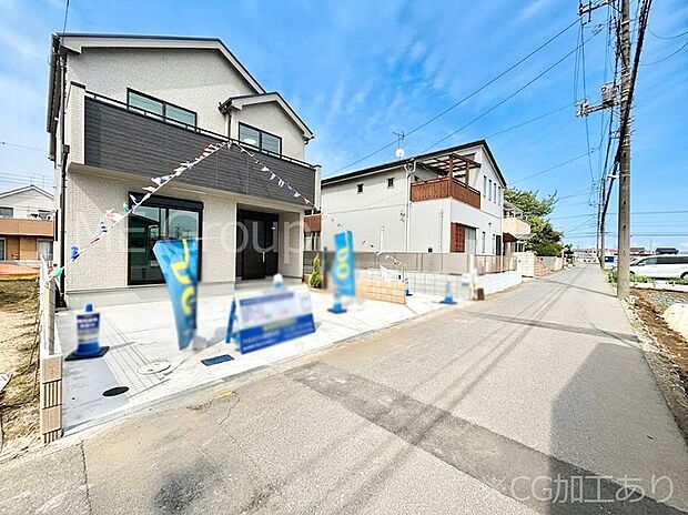 ~Exterior~ 前面道路:南 3.99m 公道 前面道路は閑静な住宅地をはしる車通りの少ない道路。駐車の出し入れもらくらくです!ご不明点・現地見学のご希望は、お気軽にお問い合わせください!