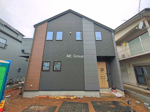 ～Exterior～　閑静な住宅地で子育て家族にピッタリ。毎日のお散歩も快適な緑に恵まれたエリアで、自然に包まれた穏やかな暮らしを実現するための、ゆとりある住環境が整っています。