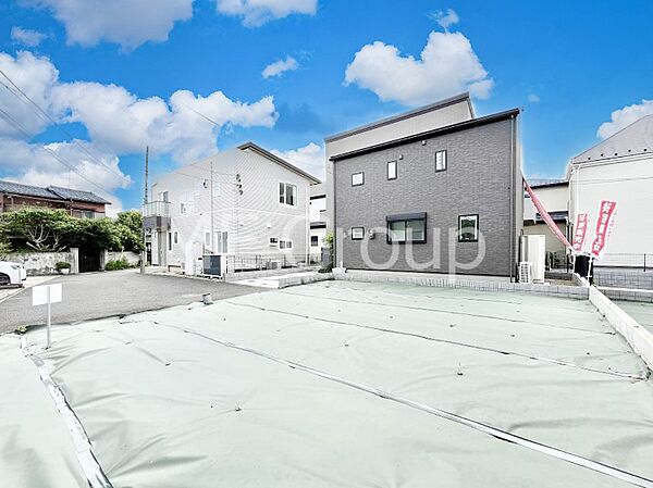 ～Exterior～　前面道路：北西6.7ｍ公道 閑静な住宅地をはしる車通りの少ない道路。 駐車の出し入れもらくらくです！ご不明点・現地見学のご希望は、お気軽にお問い合わせください！