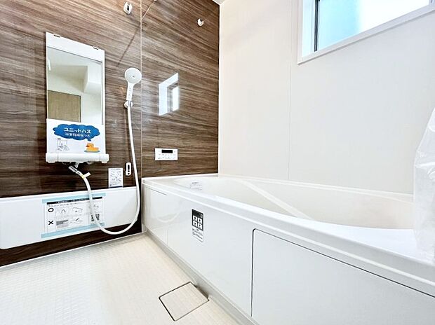 ◆3号棟◆～Bath Room～　足を伸ばして入浴することが可能！一日の疲れを癒す貴重なバスタイムです。お子様とご一緒でも十分な広さなので、リビングとは違った家族団欒のひと時をお楽しみいただけます。