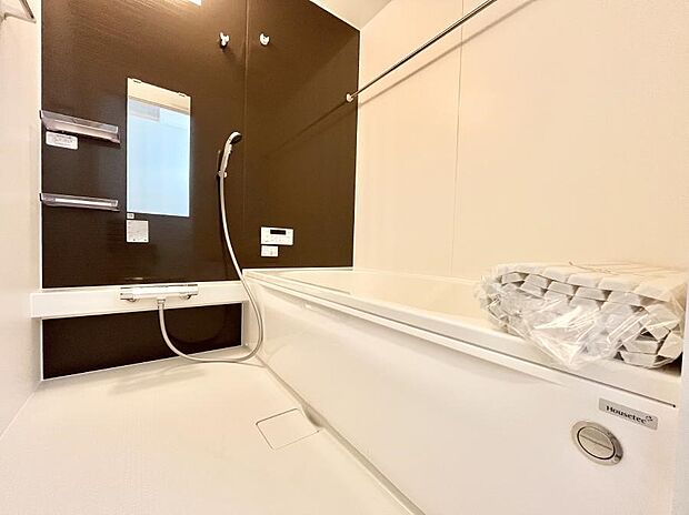 ◆6号棟◆~Bath Room~ 足を伸ばして入浴することが可能!一日の疲れを癒す貴重なバスタイムです。お子様とご一緒でも十分な広さなので、リビングとは違った家族団欒のひと時をお楽しみいただけます。