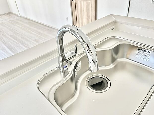 浄水器一体型のキッチンで洗い物用・料理用と切り替え簡単!