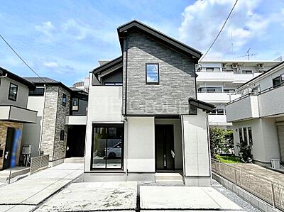 外観:◆1号棟◆~Exterior~ 首都圏で憧れのスローライフ♪緑に囲まれた土地は都会の喧騒を忘れられそう。四季を通じて自然と触れ合えるスポットが周辺には盛りだくさん!住みたくなる家。暮らしたい町。 外観:◆1号棟◆~Exterior~ 首都圏で憧れのスローライフ♪緑に囲まれた土地は都会の喧騒を忘れられそう。四季を通じて自然と触れ合えるスポットが周辺には盛りだくさん!住みたくなる家。暮らしたい町。