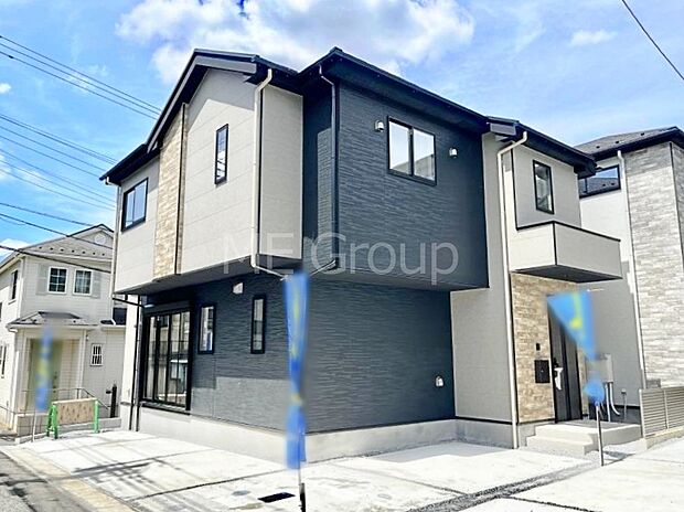 ◆3号棟◆~Exterior~ 閑静な住宅地で子育て家族にピッタリ。 毎日のお散歩も快適な緑に恵まれたエリアで、自然に包まれた穏やかな暮らしを実現するための、ゆとりある住環境が整っています。