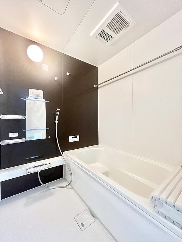 ~Bath Room~ 広いバスルーム♪ゆったりと1日の疲れを癒して、充実した日々をお送りください。※同仕様写真
