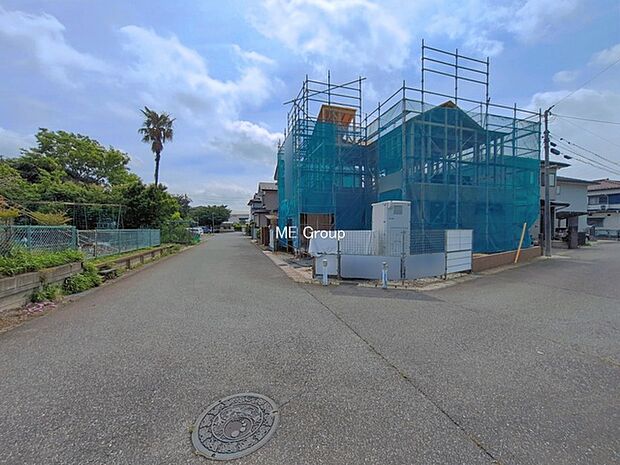 ~Exterior~ 前面道路:北東6.1m公道、北西4.46m公道 住宅地になっているので車量も少なく、静かな立地です。子育て環境も良好です♪♪周辺環境もあわせてご案内させて頂きます。