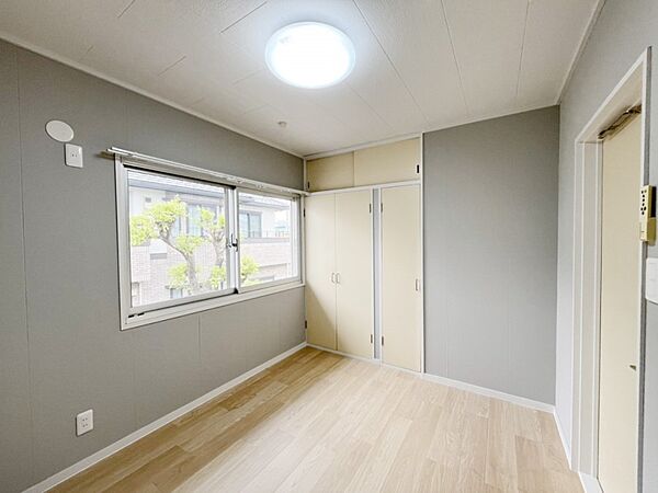 ～Bed Room～　部屋数が多いのが戸建てのメリットです。ご家族が増えたことで手狭に感じていた住まいも戸建てでは各居室プライバシーを保つことができます。住まいにゆとりが生まれ心もリラックスできます♪