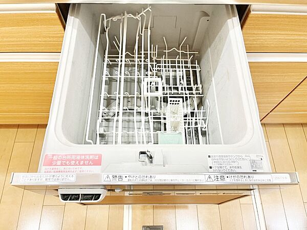面倒な片づけは食洗機にお任せ！家事の負担が減って心と時間にゆとりができます。