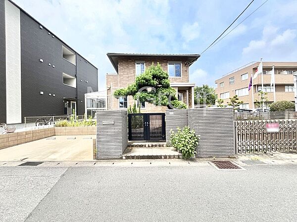 たっぷりの陽光と心地よい風が舞い込む住まい