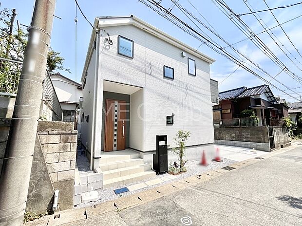 ~Exterior~ 閑静な住宅地で子育て家族にピッタリ。 毎日のお散歩も快適な緑に恵まれたエリアで、自然に包まれた穏やかな暮らしを実現するための、ゆとりある住環境が整っています。