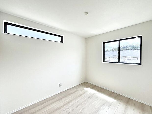 ◆C号棟◆~Bed Room~ 子供部屋はお子様にとって大変重な役割があります。子供一人で過ごす空間を与えることで、宿題や勉強時間も自然と増えまた自ら部屋の片付けや掃除なども促すことに繋がります。