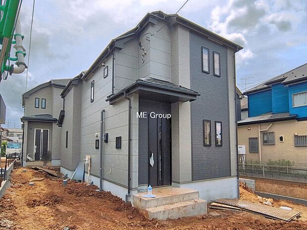 ◆C号棟◆～Exterior～　堂々たる趣ながら、主張し過ぎずどこか余裕を感じさせるシャープなフォルムで佇む邸宅は、晴天の空と照らし合わせる事で、本来あるべき完成形の姿を見せてくれます。