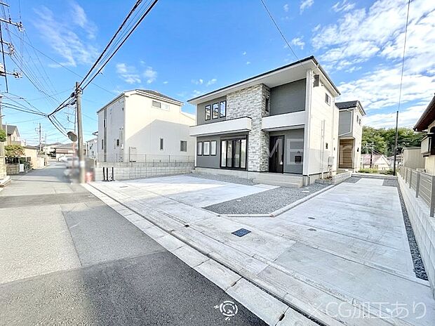 ~Exterior~ 前面道路:北西 4m 公道 前面道路は閑静な住宅地をはしる車通りの少ない道路。駐車の出し入れもらくらくです!ご不明点・現地見学のご希望は、お気軽にお問い合わせください!