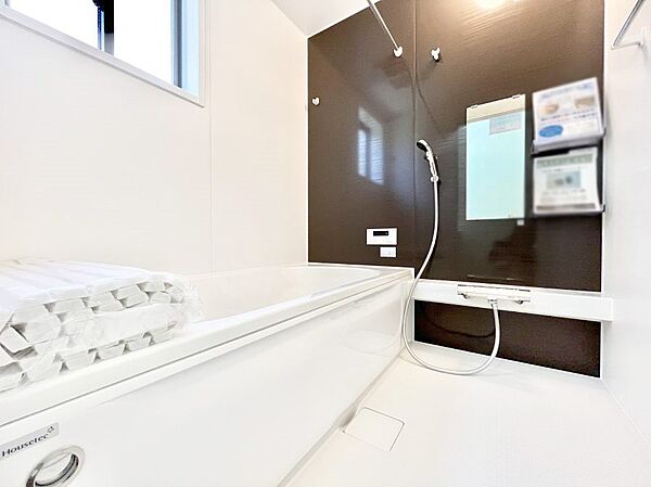 落ち着いた雰囲気でゆっくりお寛ぎいただけるバスルーム