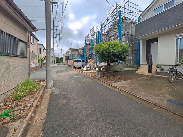 ～Exterior～　前面道路：南西 6.63m 公道　前面道路は閑静な住宅地をはしる車通りの少ない道路。駐車の出し入れもらくらくです！ご不明点・現地見学のご希望は、お気軽にお問い合わせください！
