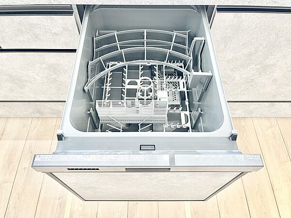 面倒なお片づけは食洗機にお任せ！家事の負担が減って、時間にも気持ちにもゆとりができます。