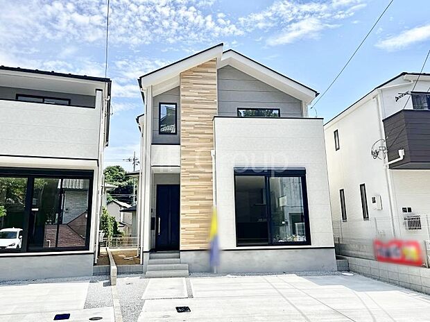 ◆2号棟◆~Exterior~ 閑静な住宅地で子育て家族にピッタリ。 毎日のお散歩も快適な緑に恵まれたエリアで、自然に包まれた穏やかな暮らしを実現するための、ゆとりある住環境が整っています。