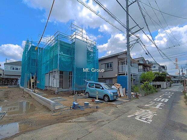 ～Exterior～　前面道路：南 4.2m 公道　前面道路は閑静な住宅地をはしる車通りの少ない道路。駐車の出し入れもらくらくです！ご不明点・現地見学のご希望は、お気軽にお問い合わせください！