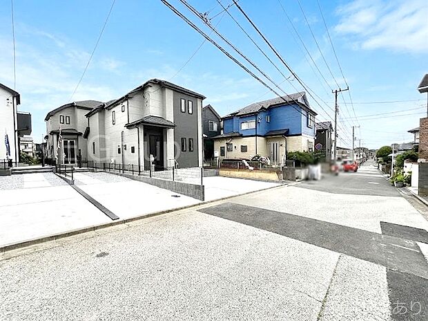 ～Exterior～　前面道路：西 6m 公道　前面道路は閑静な住宅地をはしる車通りの少ない道路。駐車の出し入れもらくらくです！ご不明点・現地見学のご希望は、お気軽にお問い合わせください！