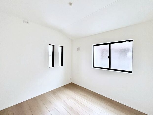 ◆3号棟◆～Bed Room～　子供部屋はお子様にとって大変重な役割があります。子供一人で過ごす空間を与えることで、宿題や勉強時間も自然と増えまた自ら部屋の片付けや掃除なども促すことに繋がります。