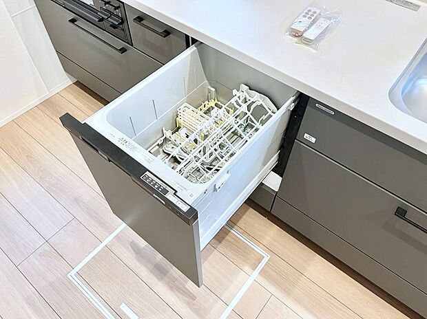 ◆3号棟◆面倒なお片づけは食洗機にお任せ!家事の負担が減って、時間にも気持ちにもゆとりができます。