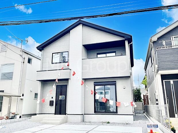 ～Exterior～  閑静な住宅地で子育て家族にピッタリ。  毎日のお散歩も快適な緑に恵まれたエリアで、自然に包まれた穏やかな暮らしを実現するための、ゆとりある住環境が整っています。