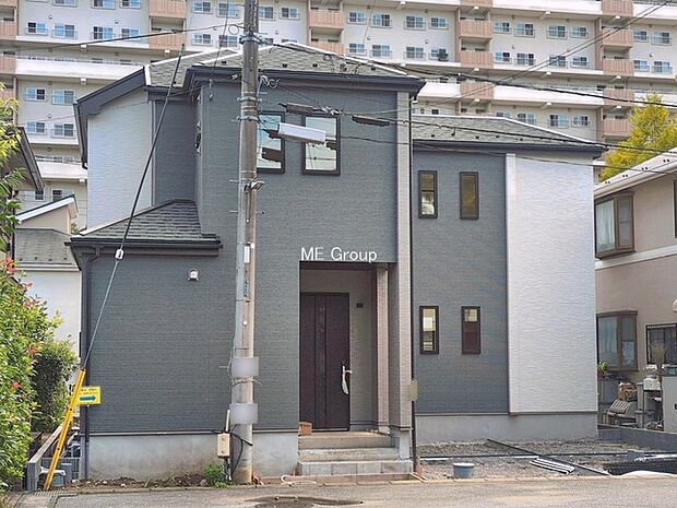 ～Exterior～  閑静な住宅地で子育て家族にピッタリ。  毎日のお散歩も快適な緑に恵まれたエリアで、自然に包まれた穏やかな暮らしを実現するための、ゆとりある住環境が整っています。