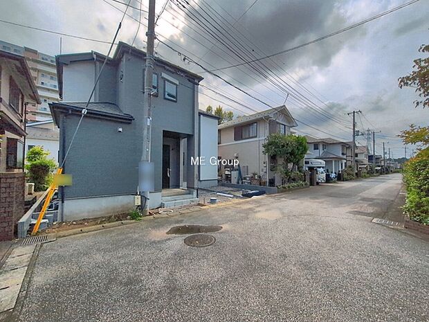 ～Exterior～　前面道路：北 6m 公道　前面道路は閑静な住宅地をはしる車通りの少ない道路。駐車の出し入れもらくらくです！ご不明点・現地見学のご希望は、お気軽にお問い合わせください！