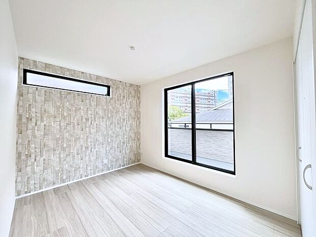 ～Bed Room～　部屋数が多いのが戸建てのメリットです。ご家族が増えたことで手狭に感じていた住まいも戸建てでは各居室プライバシーを保つことができます。住まいにゆとりが生まれ心もリラックスできます♪
