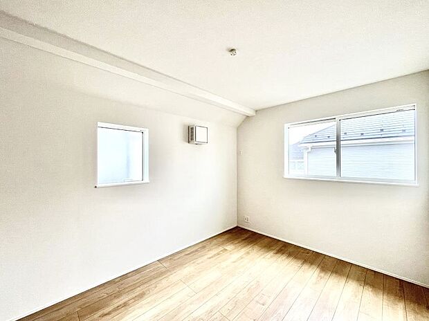◆2-1号棟◆~Bed Room~ 子供部屋はお子様にとって大変重な役割があります。子供一人で過ごす空間を与えることで、宿題や勉強時間も自然と増えまた自ら部屋の片付けや掃除なども促すことに繋がります。