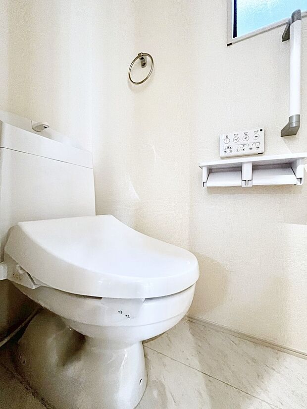 トイレは温水洗浄機能付き