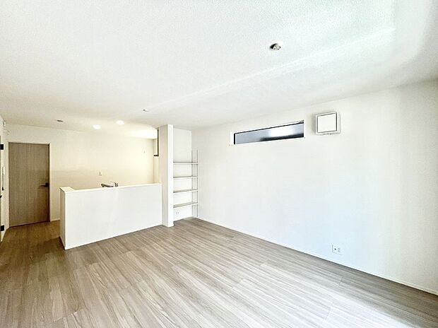 ◆2号棟◆~Living~ ここにはみんなが集い、食事と楽しい会話が始まる。話に夢中になりすぎて、ついつい時を忘れ夜半過ぎになってしまう。そんな束の間の幸せを感じさせてくれる場所でありたい。