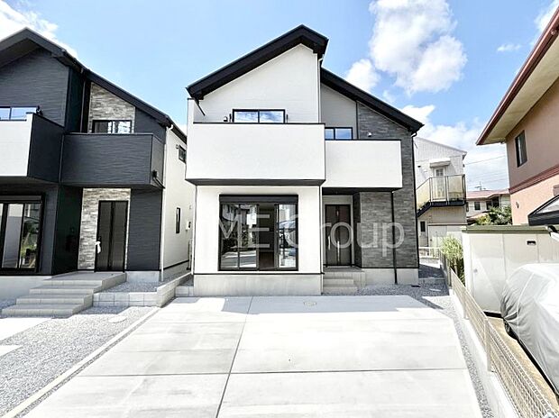 ◆1号棟◆～Exterior～　駅近の利便性と豊かな自然を享受する住環境のもと、彩り豊かな快適な暮らしは、家族を笑顔にしてくれそうです。日々の時間がより心地よいものになります。