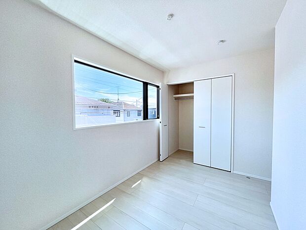 ◆2号棟◆~Bed Room~ 子供部屋はお子様にとって大変重な役割があります。子供一人で過ごす空間を与えることで、宿題や勉強時間も自然と増えまた自ら部屋の片付けや掃除なども促すことに繋がります。