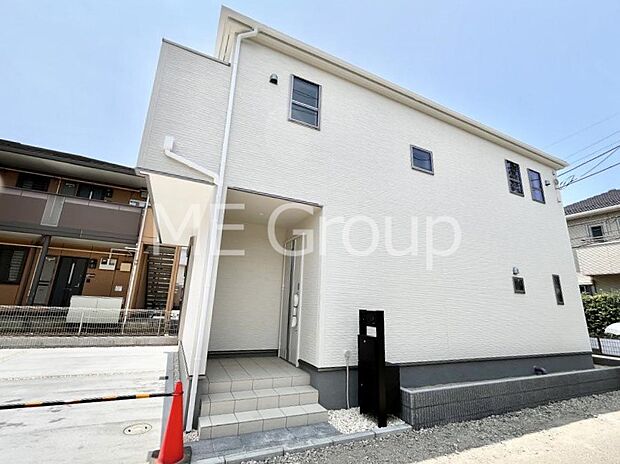 ◆1号棟◆～Exterior～　角地により陽当り・風通し良好です。うららかな陽射しがどのお部屋にも降り注ぎますように、快適さを追求した間取設計。生活を恵みの豊かな永住の地へと変えてくれます。