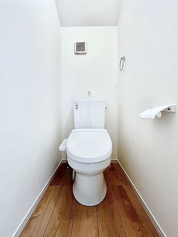 トイレは温水洗浄機能付き
