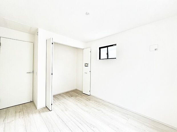 ◆1号棟◆~Bed Room~ 子供部屋はお子様にとって大変重な役割があります。子供一人で過ごす空間を与えることで、宿題や勉強時間も自然と増えまた自ら部屋の片付けや掃除なども促すことに繋がります。